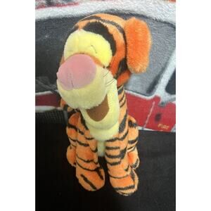 Disneyland Walt Disney World Tigger Sitting Plush Stuffed Animal‎ 12”